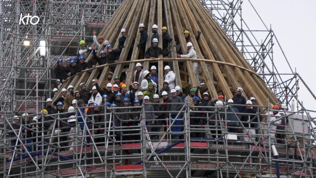 La charpente du choeur de Notre-Dame est restaurée !